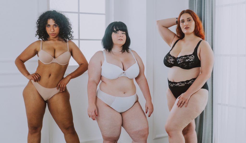 plus sized women posing